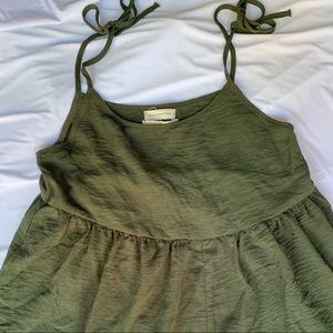 URBAN OUTFITTERS olive romper